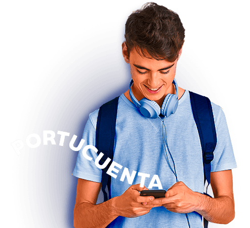 Chico joven mirando el movil