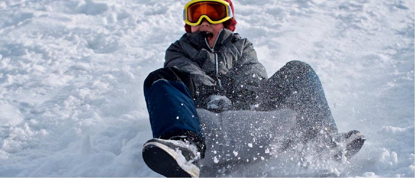 Actividades en la nieve para toda la familia: más allá del esquí en el Pirineo aragonés