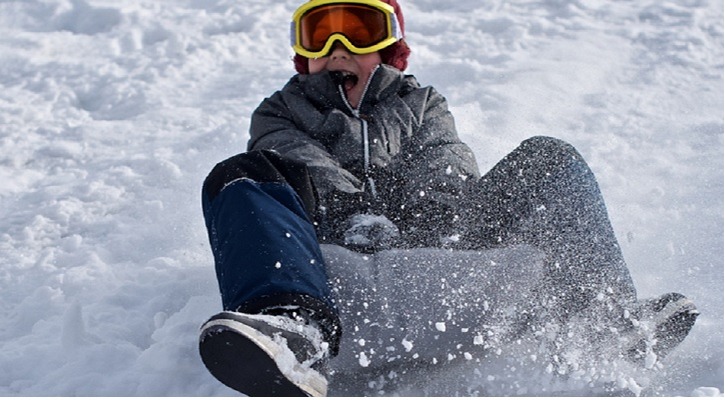 Actividades en la nieve para toda la familia: más allá del esquí en el Pirineo aragonés