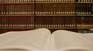 El impacto de la sobrerregulación en el aumento de costes de las empresas