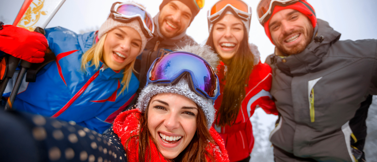 Grupo amigos sonriendo