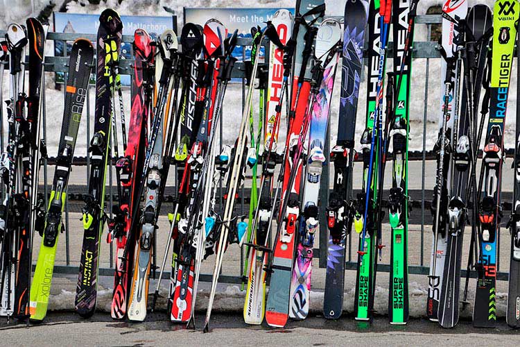 Esquís apilados