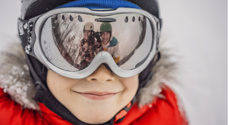 Preparando a tus hijos para esquiar: seguridad y responsabilidad en las pistas
