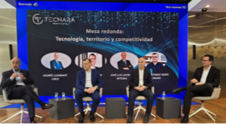 Cuatro ponentes y el moderador en el espacio Xplora de Ibercaja