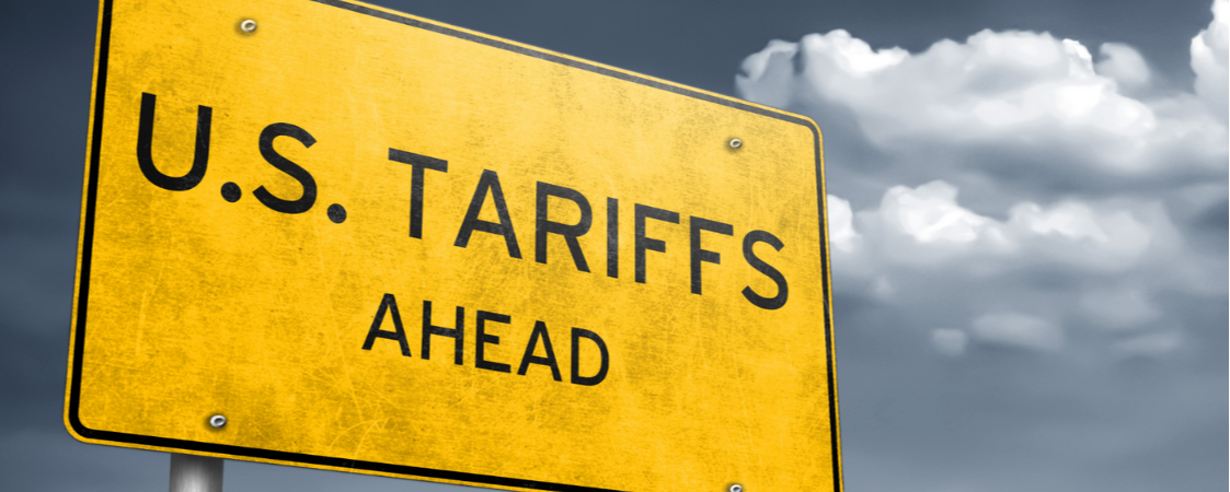 Señal con texto U.S: Tariffs Ahead