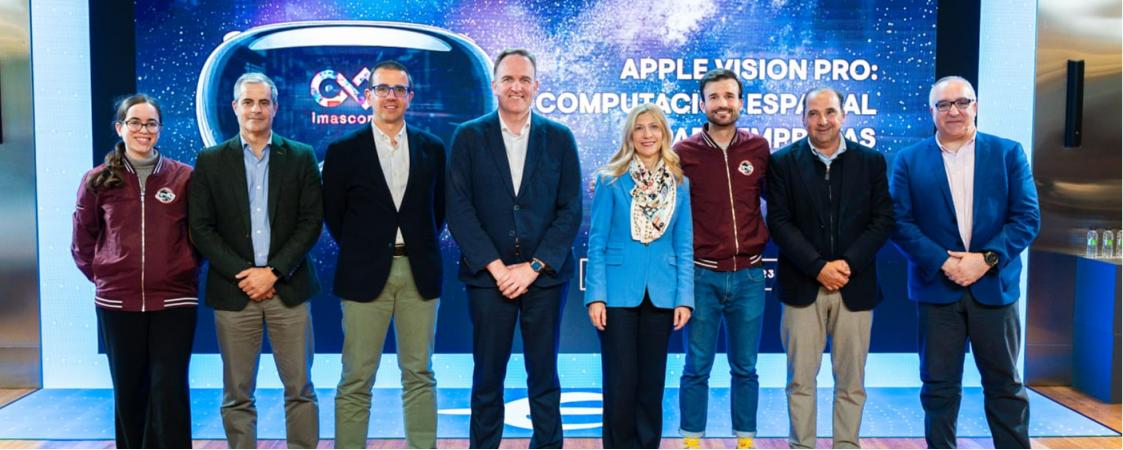 Grupo de personas en la jornada: La computación espacial para empresas