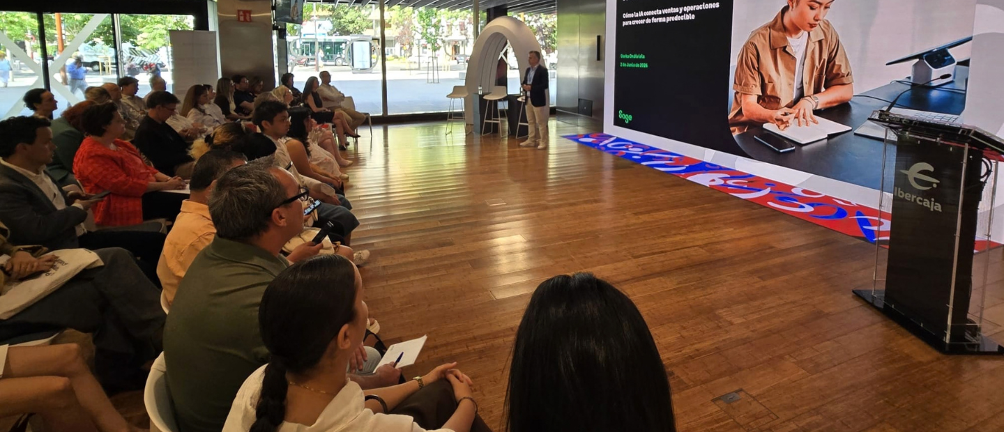 Público asistente al Foro Empresa Zaragoza 2026 en el Espacio Xplora de Ibercaja