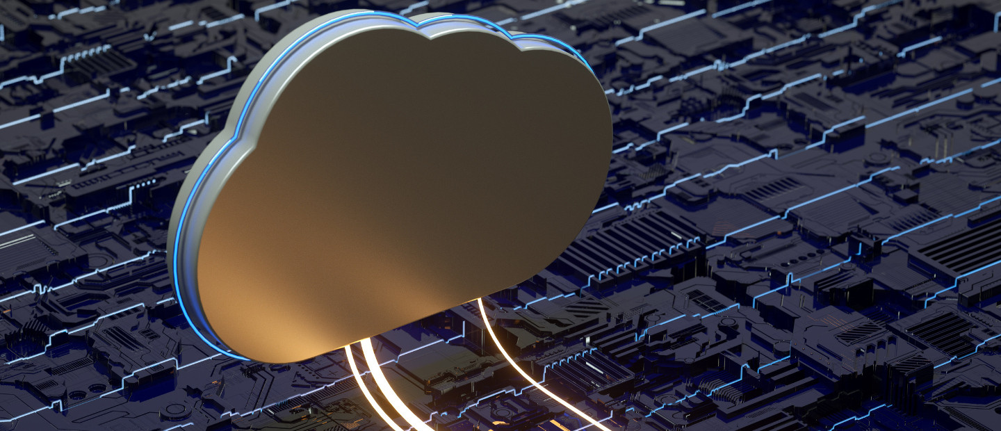 Nube 3D metálica sobre un circuito oscuro conectada por haces de luz dorada.
