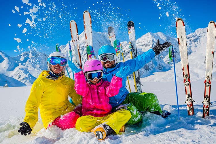 Cinco consejos para disfrutar de un viaje de esquí en familia Cinco consejos para disfrutar de un viaje de esquí en familia