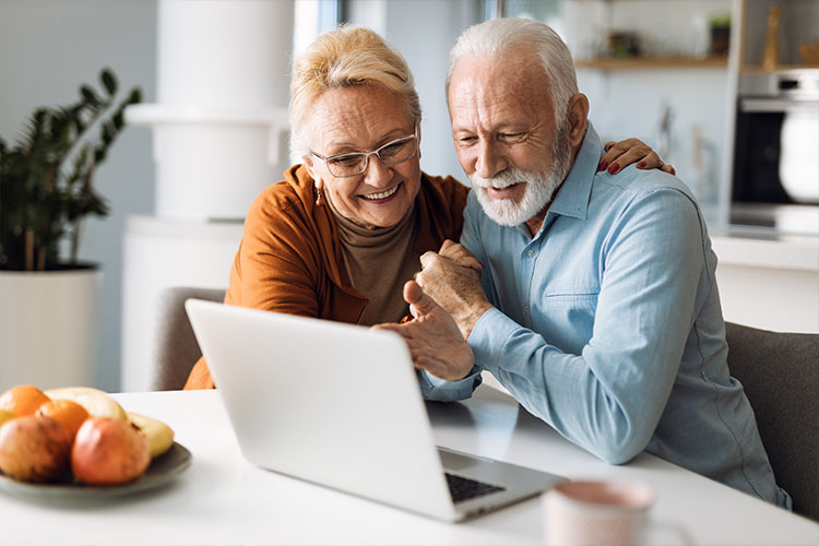 12 medidas para integrar a las personas mayores de 65 años y los bancos digitalizados